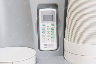 Sharp CV-P10PR Pilot na swoim miejscu