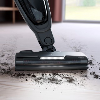 Electrolux Animal 600 Pure - odkurzanie podłogi