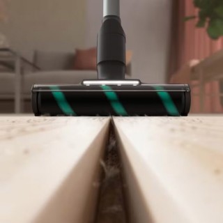 Electrolux Ultimate 700 Turbo Drive EP71U142XN - odkurzanie podłogi