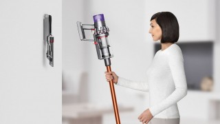 Dyson Cyclone V10™ Absolute - ścienna stacja dokująca