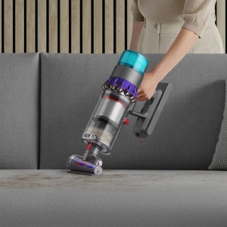 Dyson Gen5detect™ Absolute - odkurzacz ręczny podczas sprzątania