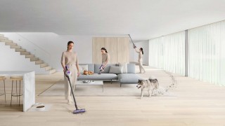 Dyson V8™ - podczas sprzątania, zdjęcie lifestyle
