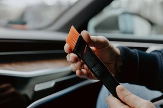 Sharp SA-VP3501BS - zdjęcie lifestyle, sprzątanie auta