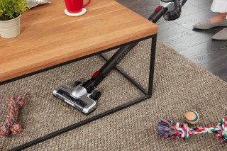 Sharp SA-VP4001BS - odkurzanie dywanu