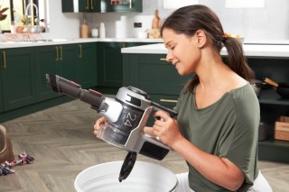 Sharp SA-VP4001BS - opróżnianie zbiornika