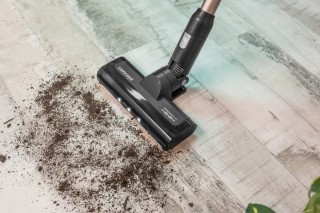 Concept VP6025 - odkurzanie podłogi