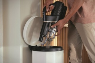 Miele Duoflex HX1 Total Care - higieniczne opróżnianie zbiornika