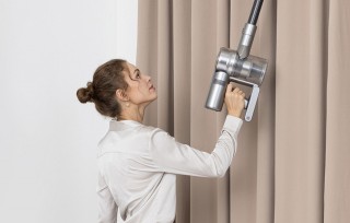 Dreame V12 Pro - odkurzanie trudno dostępnych miejsc