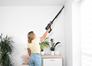 Concept VP6150 Ultimate UV Power - odkurzanie trudno dostępnego miejsca