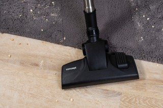 Concept VP5150 Furious Home & Pet - ssawka podłogowa podczas odkurzania